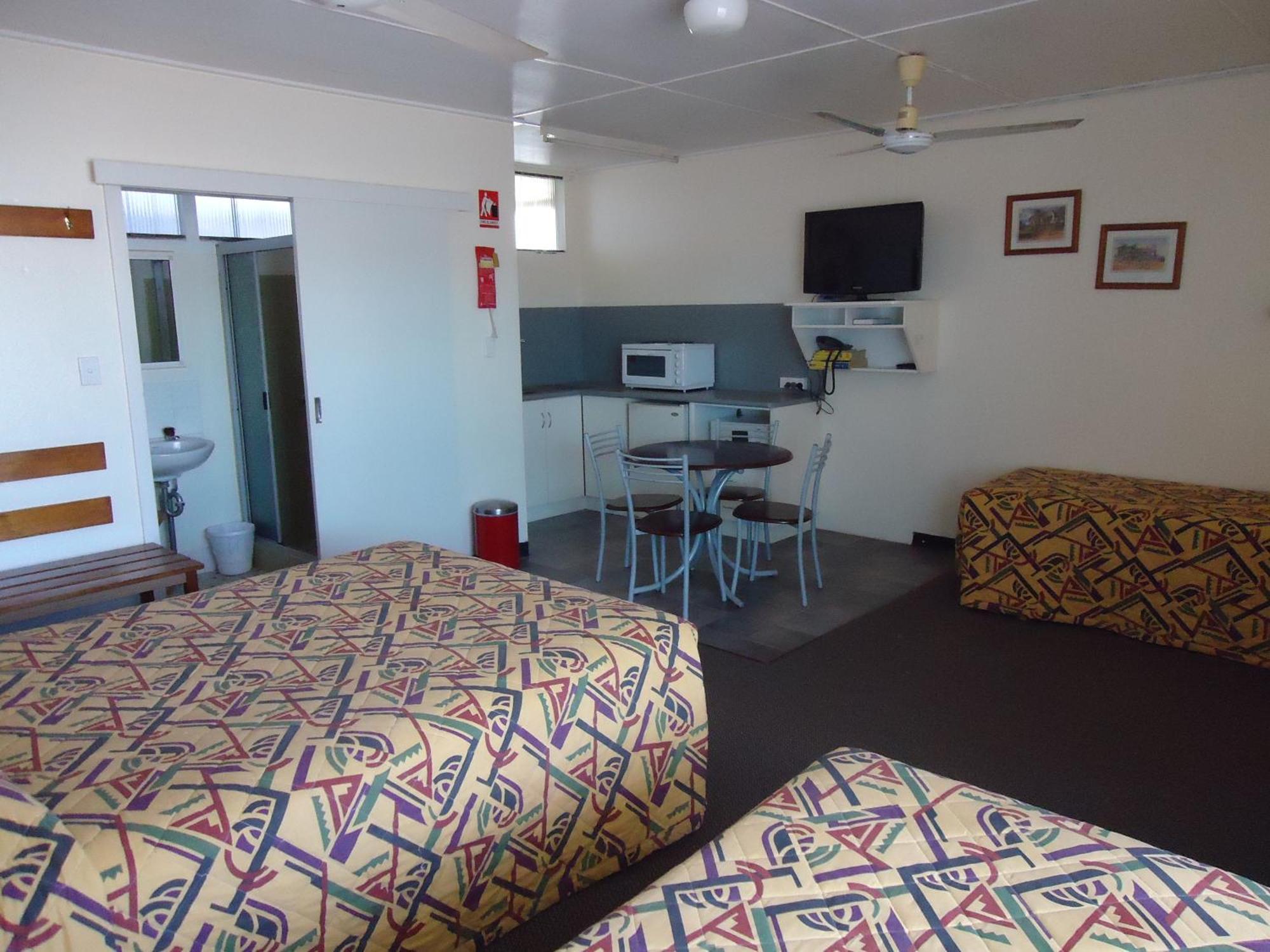 Moondarra Motel Innisfail Dış mekan fotoğraf