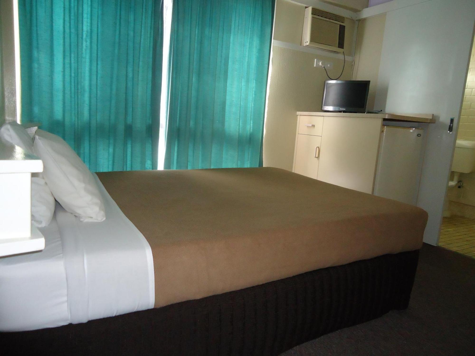 Moondarra Motel Innisfail Dış mekan fotoğraf