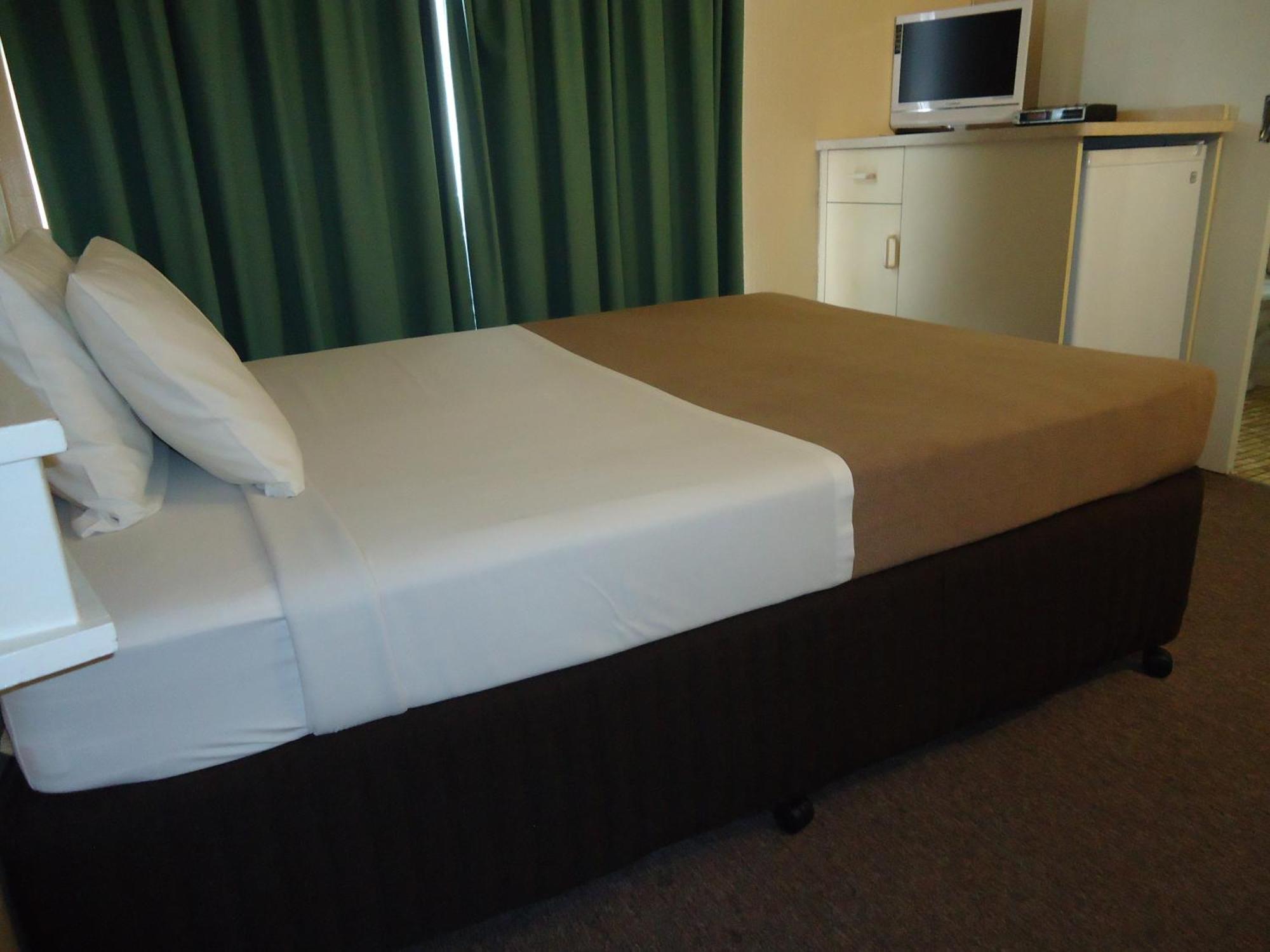 Moondarra Motel Innisfail Dış mekan fotoğraf