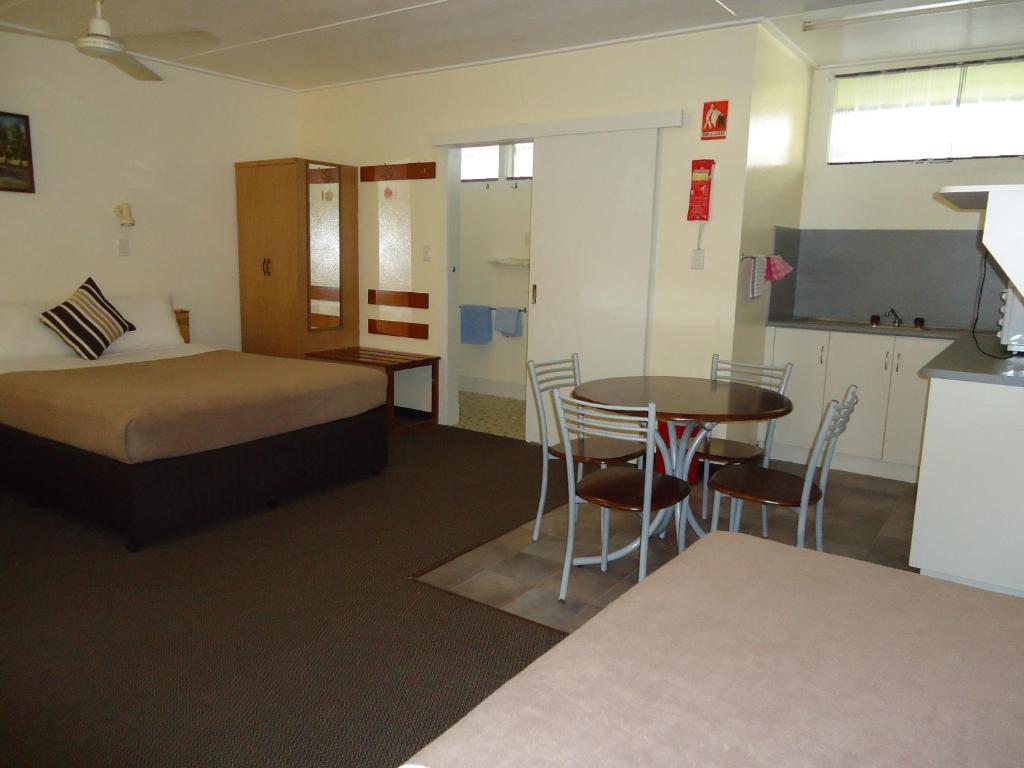 Moondarra Motel Innisfail Oda fotoğraf