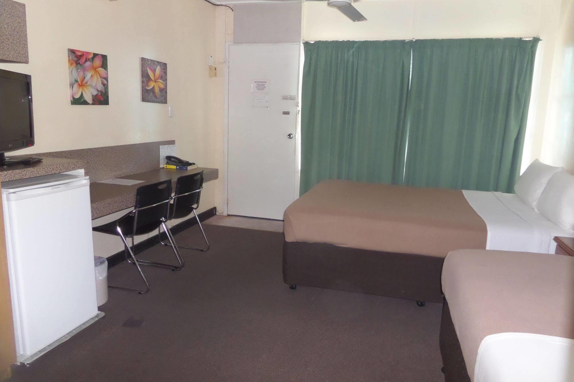 Moondarra Motel Innisfail Dış mekan fotoğraf