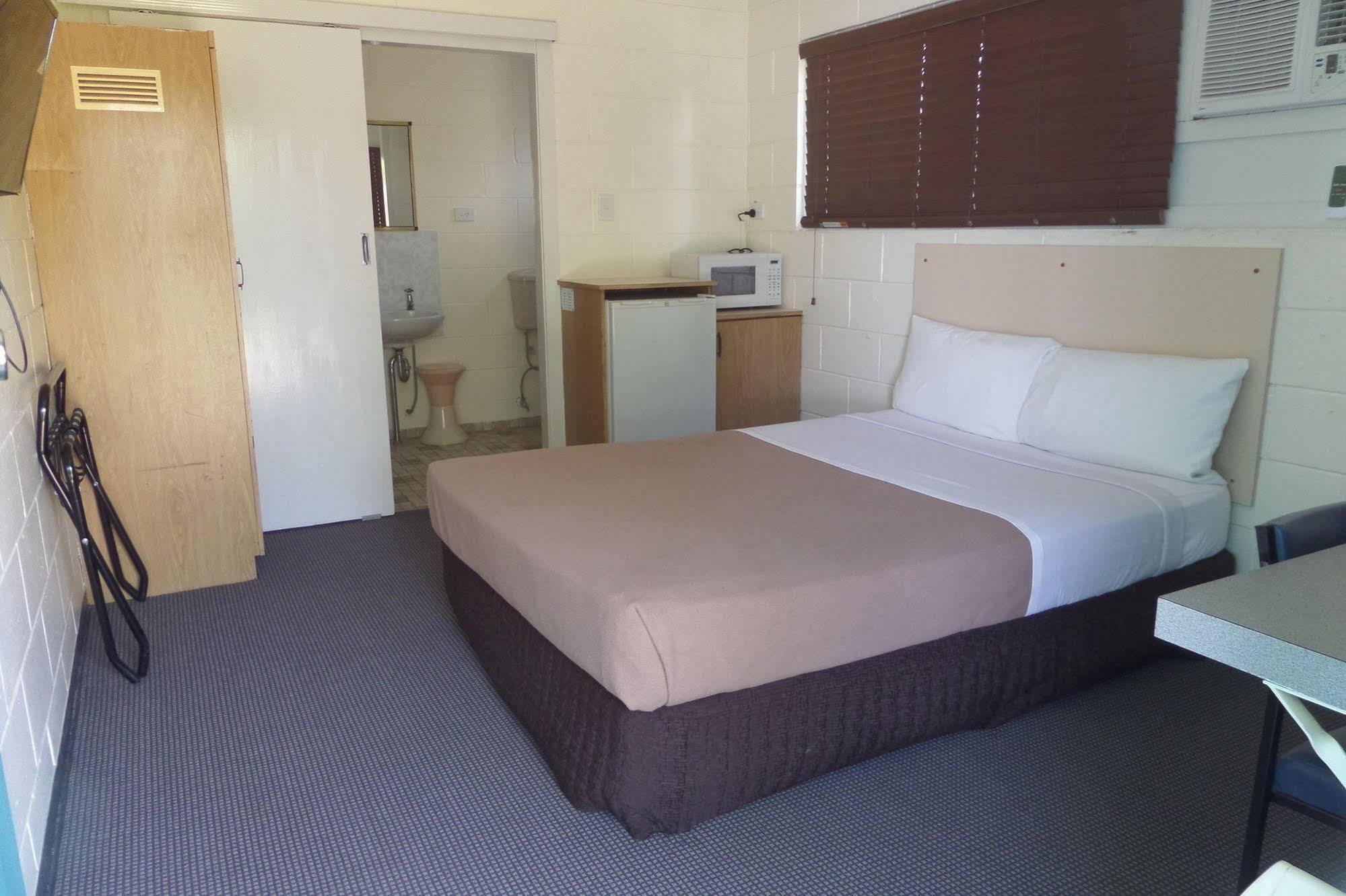 Moondarra Motel Innisfail Dış mekan fotoğraf