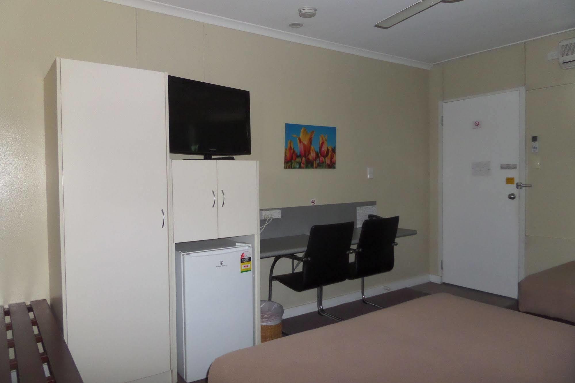 Moondarra Motel Innisfail Dış mekan fotoğraf