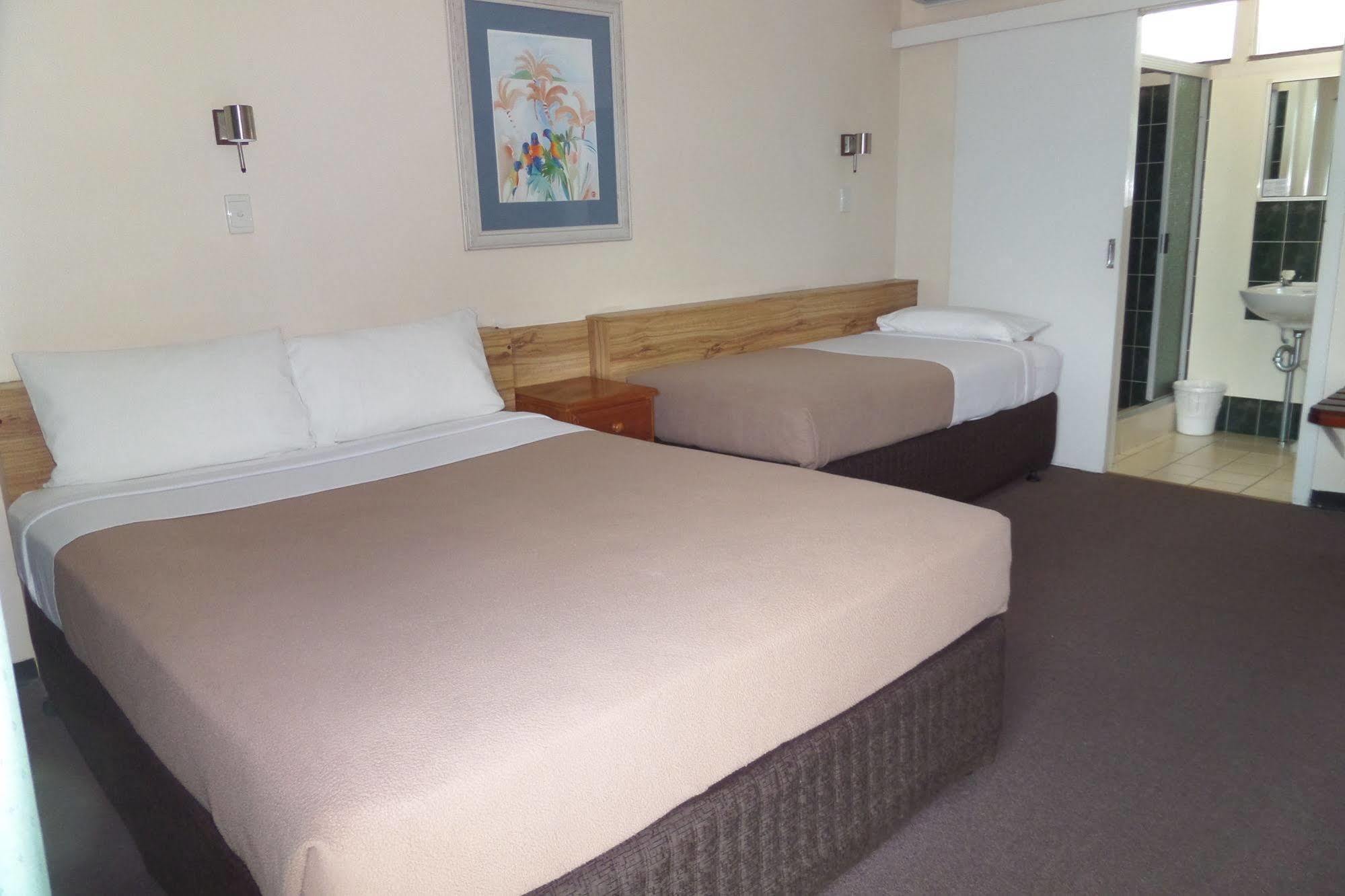 Moondarra Motel Innisfail Dış mekan fotoğraf