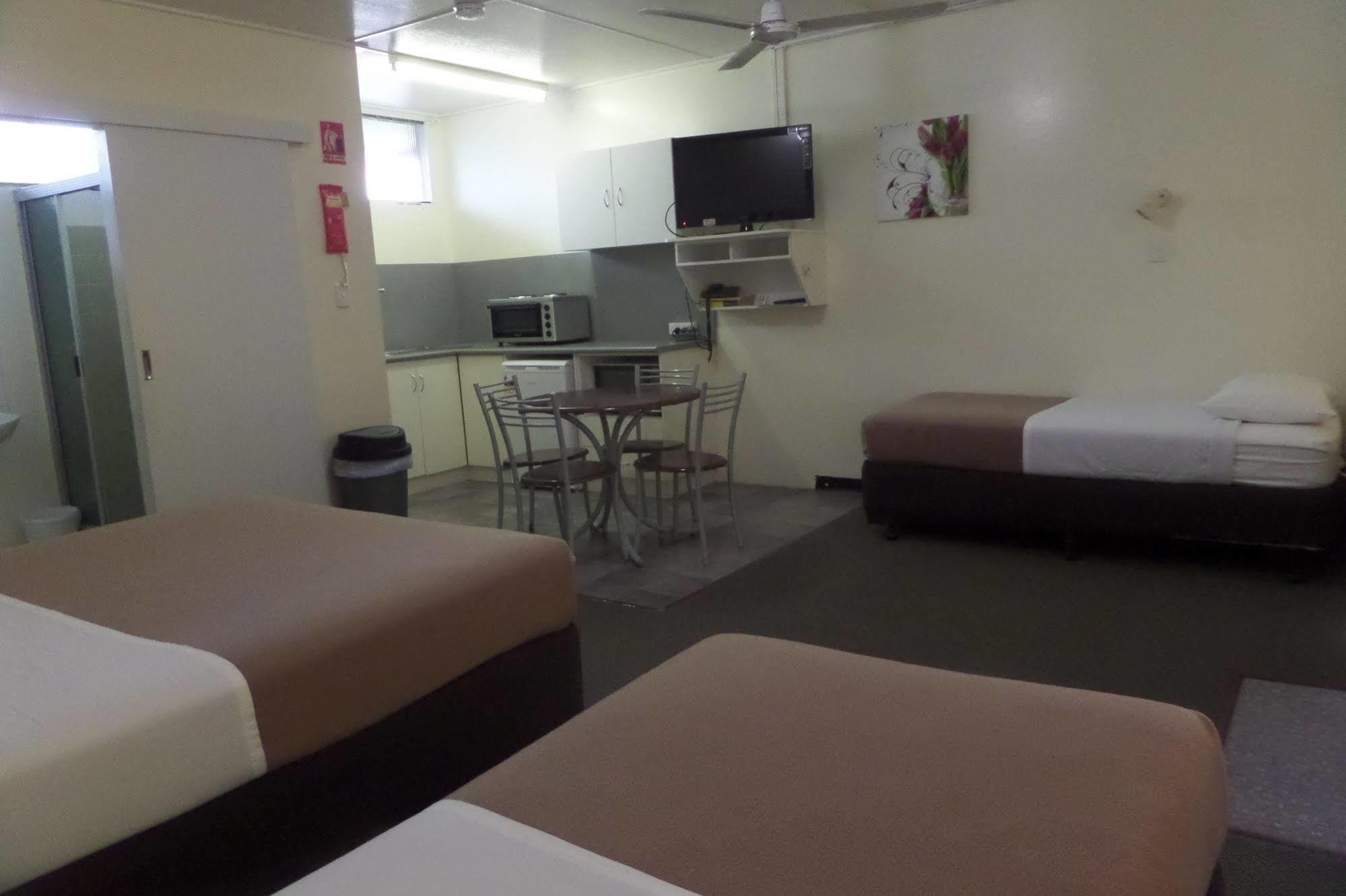 Moondarra Motel Innisfail Dış mekan fotoğraf